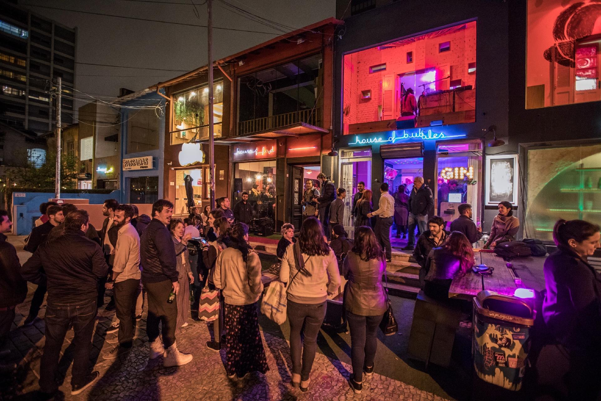 Público na primeira edição da Taste Friday, em Pinheiros - Simon Plestenjak / UOL