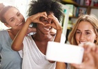 Selfie sem filtro! Veja cosméticos que ajudam na hora de sair bem na foto - Getty Images