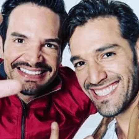 Casal gay é formado por Andrés Zuno e Raúl Coronado - Divulgação/La Estrellas/Televisa