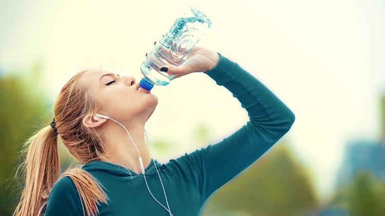 Beber água - iStock - iStock