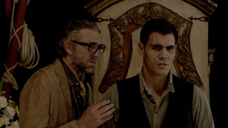 Vincent Cassel e Juliano Azare em "O Grande Circo Místico" - Divulgação - Divulgação