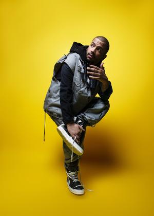 Projota foto posada - Pedro Dimitrow/Divulgação - Pedro Dimitrow/Divulgação