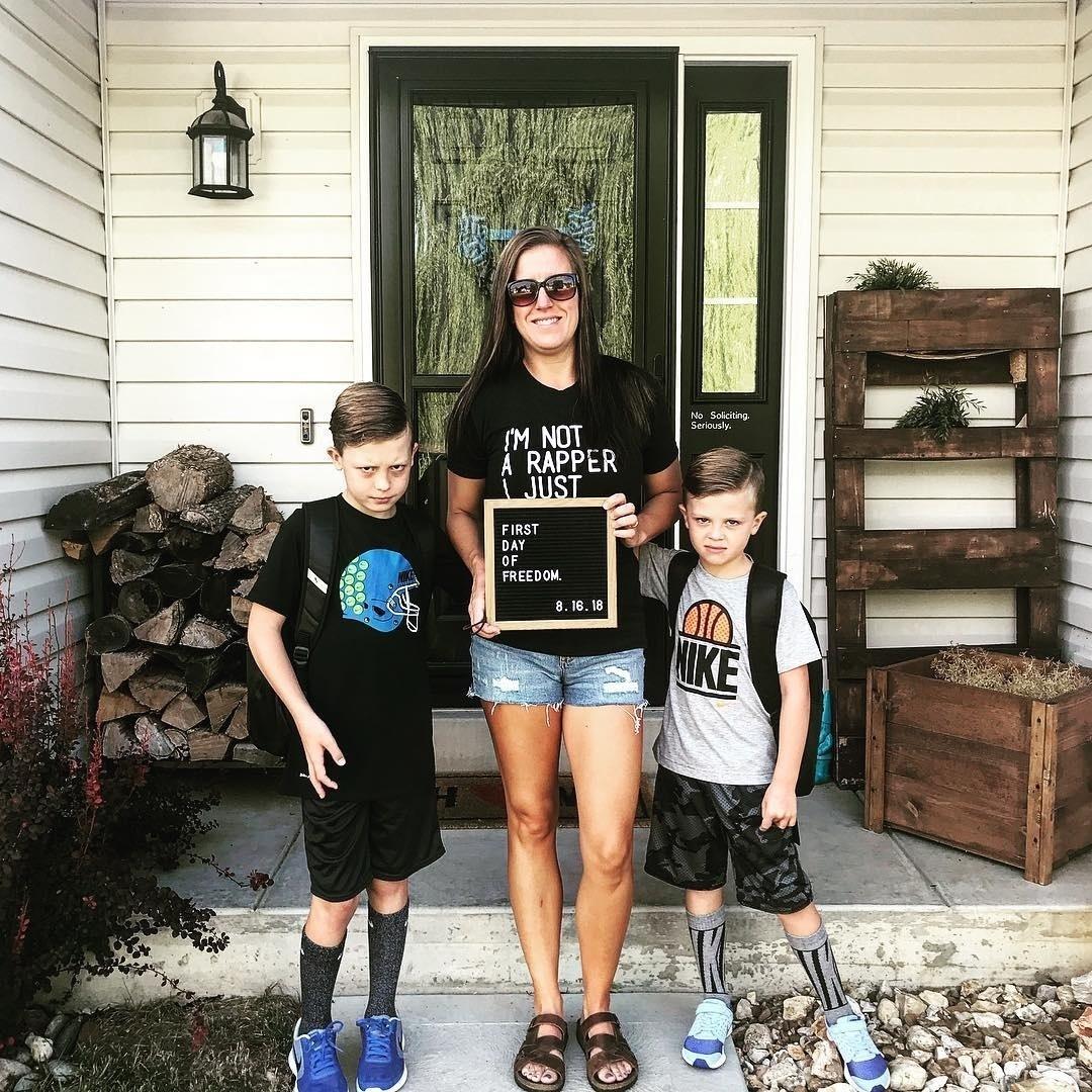 Mãe festeja fim das férias escolares - Reprodução/Instagram