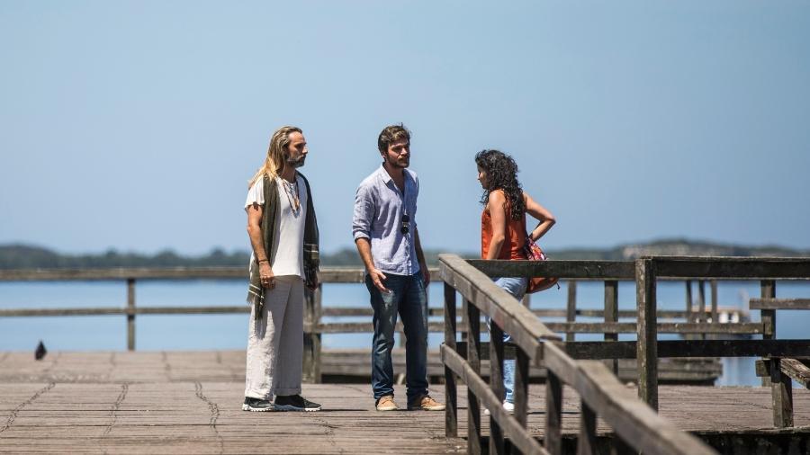 Beto (Emilio Dantas) descobre que Emily (Lucélia Pontes) é uma farsa  - Victor Pollak/Globo