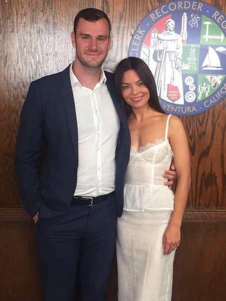 O casal Cooper Hefner e Scarlett Byrne - Reprodução/Instagram/cooperhefner