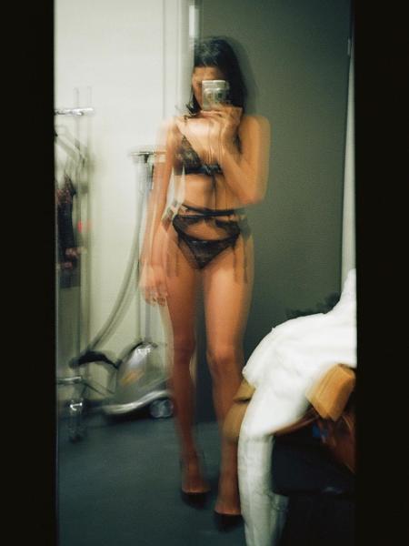 Bruna Marquezine posta foto de lingerie  - REPRODUÇÃO/INSTAGRAM