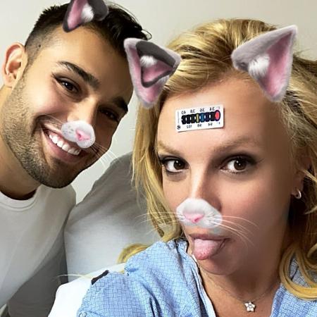 Britney Spears com o namorado no hospital - Reprodução/Instagram
