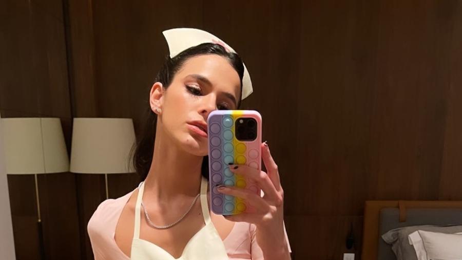 Bruna Marquezine polemizou ao se fantasiar de enfermeira - Reprodução/Instagram