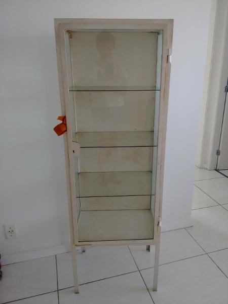 Armários de farmácia - Armário Paula Andrade ANTES - Arquivo pessoal - Arquivo pessoal