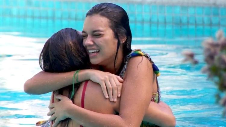 BBB 24: Fadas pulam na piscina em comemoração ao retorno do Paredão