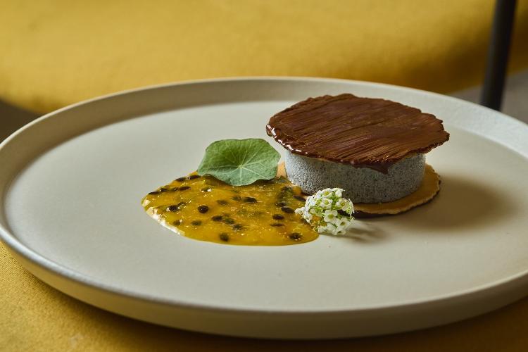 Senbei de gergelim, do Tau Senbei de gergelim, do Tau