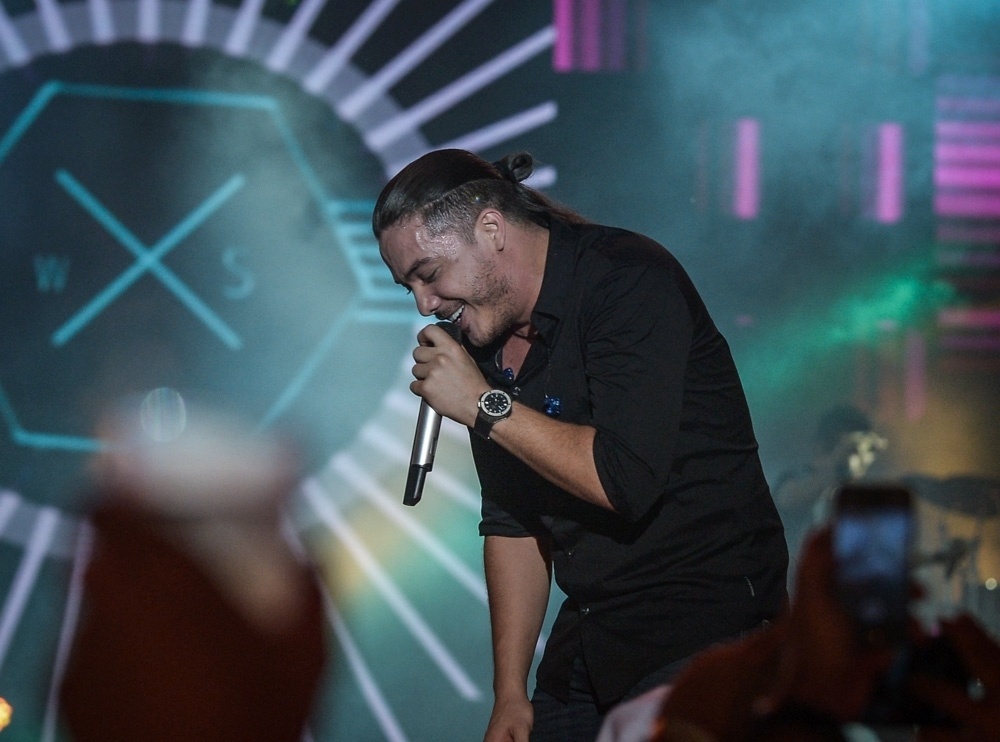 01.nov.2015 - Wesley Safadão, dono do hit "Camarote", se apresenta no festival Caldas Country Show, em Goiás - Francisco Cepeda/AGNews