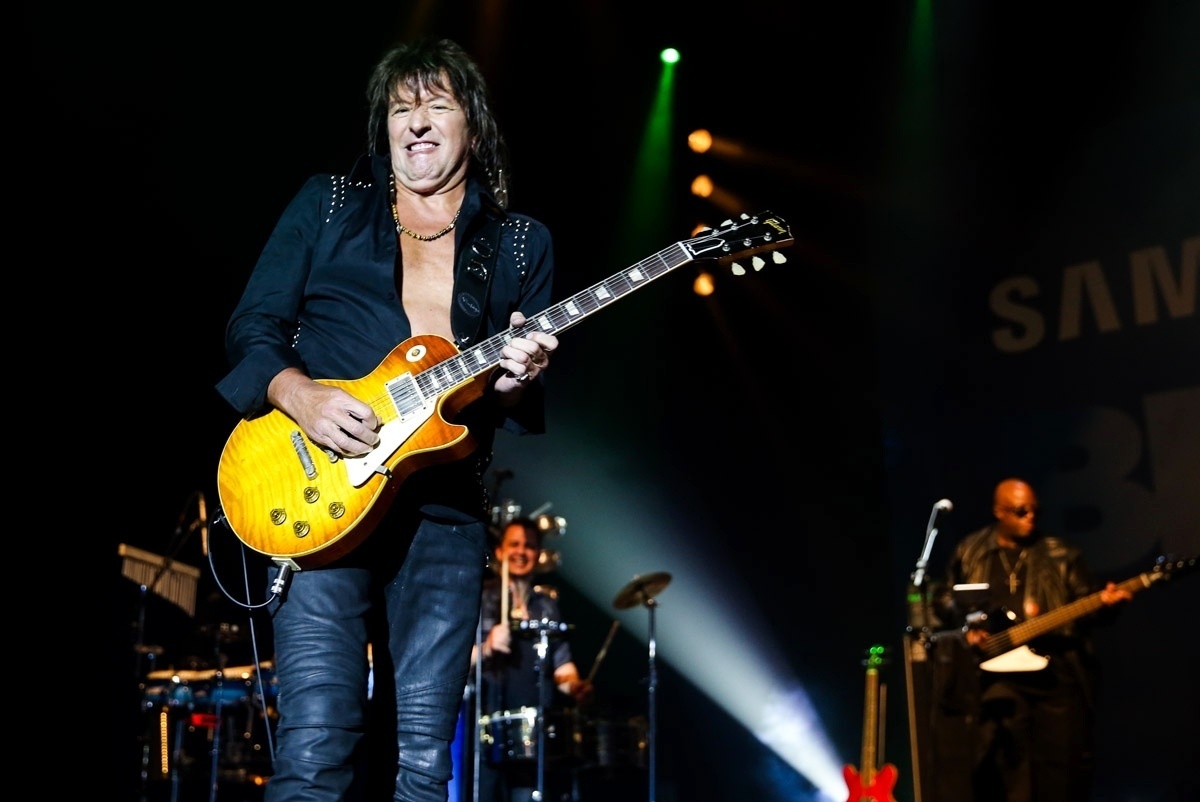 8.jul.2016 - Aos 56 anos, o ex-guitarrista do Bon Jovi Ritchie Sambora em festival de blues em São Paulo. O músico já lançou três álbuns solo, o mais recente é de 2012, "Aftermath Of The Lowdown" - Brazil News
