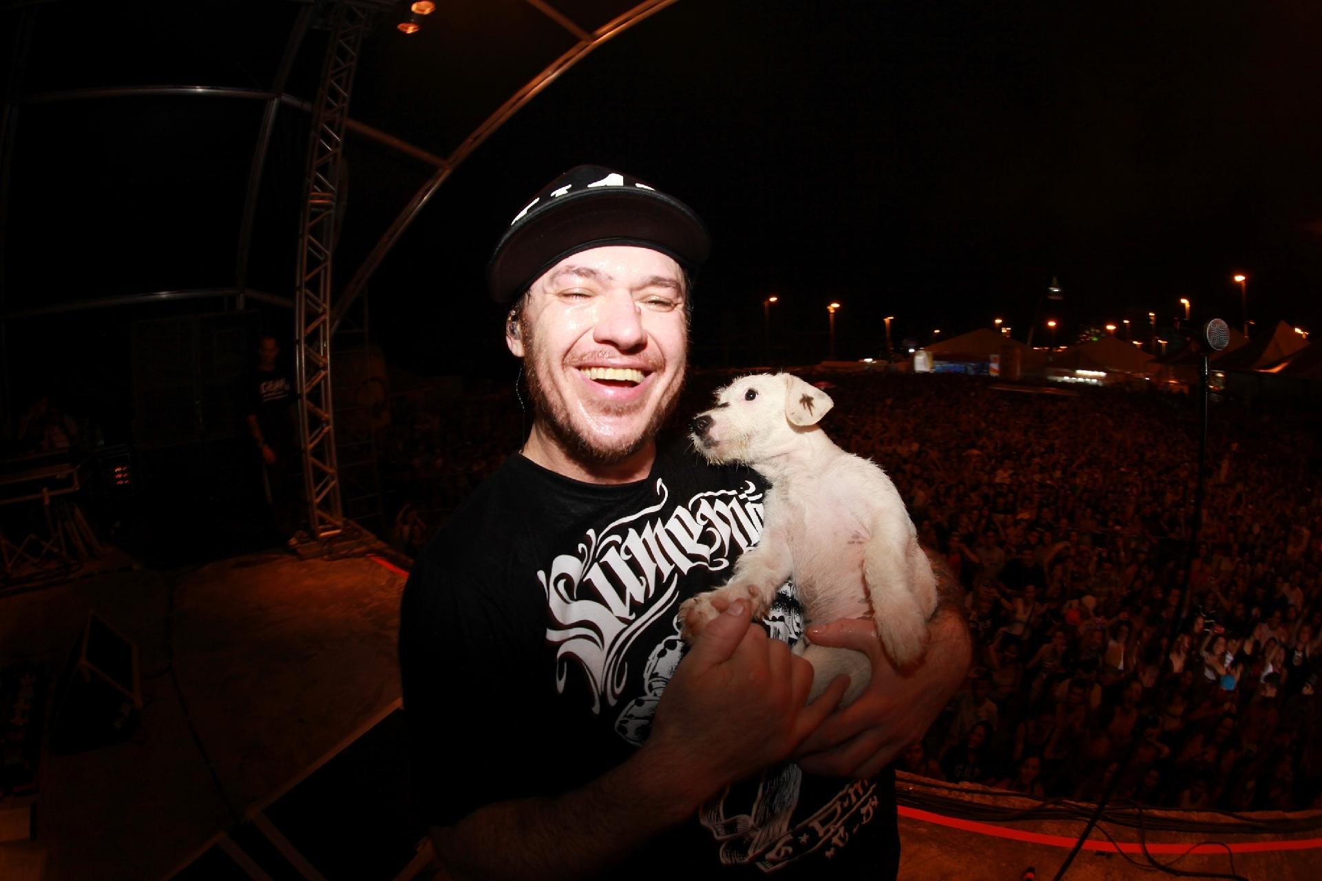 Alexandre Magno, filho do Chorão, do Charlie Brown Jr., registrou em fotos os últimos cinco shows da banda - Alexandre Abrão/Divulgação