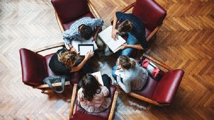 No curso, os alunos são divididos em equipes  - Getty Images - Getty Images