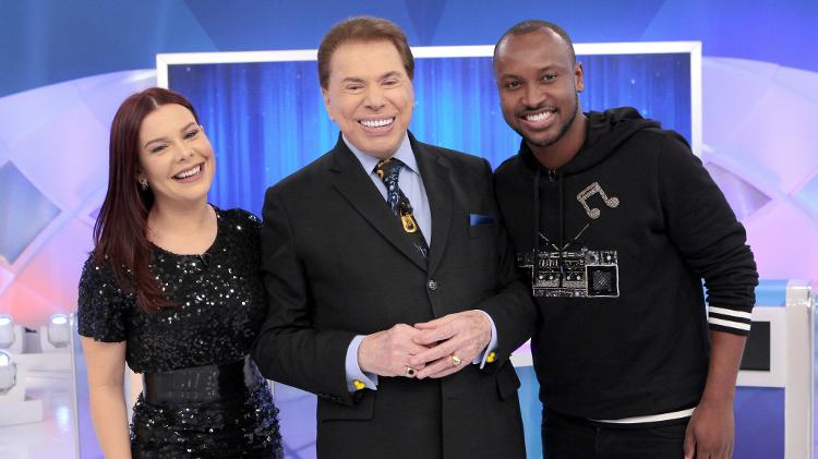Fernanda Souza e Thiaguinho posam com Silvio Santos - Lourival Ribeiro/Divulgação/SBT - Lourival Ribeiro/Divulgação/SBT