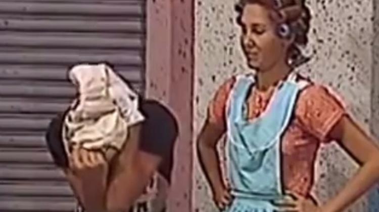 Seu Madruga se prepara para apanhar da "sócia" Dona Florinda, mas é perdoado em "Chaves" - Reprodução/SBT - Reprodução/SBT