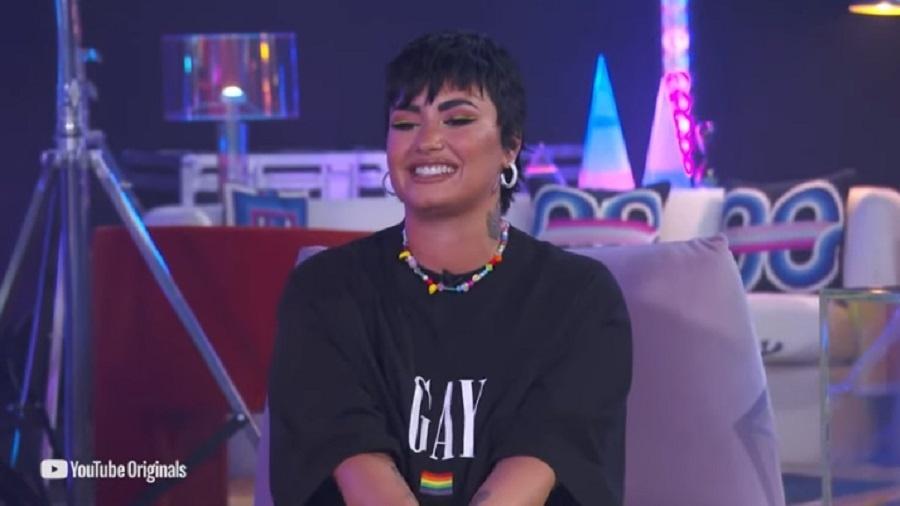 Demi Lovato fala sobre sua jornada não-binária em live de celebração do Orgulho LGBTQIA+ - Reprodução/Youtube
