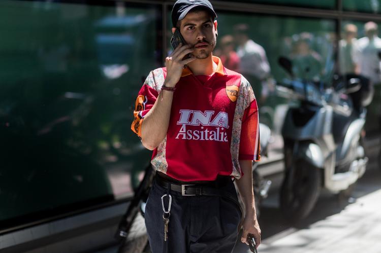 Having been in Brazil for a long time, the custom of wearing a team shirt has become a European trend - Getty Images - Getty Images