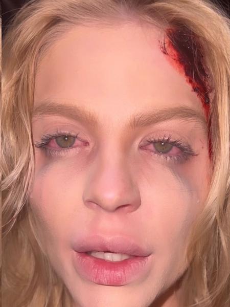 Luísa Sonza surge machucada e chorando em vídeo para divulgar seu terceiro álbum de estúdio - Reprodução/ Instagram @farm003