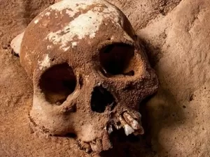 Com esqueletos de mil anos, caverna preserva o verdadeiro apocalipse maia