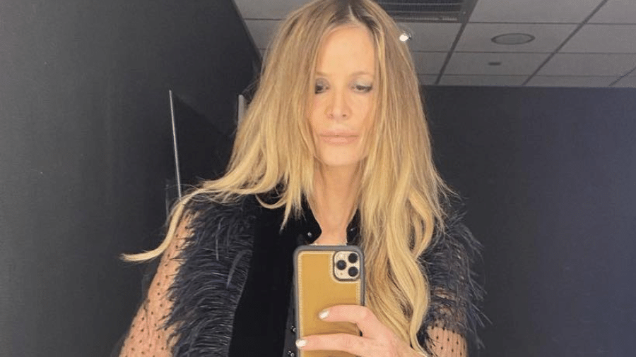 Elle Macpherson revela motivo para queimar vestido de noiva - Instagram