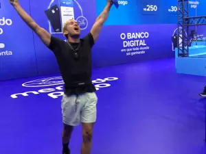 Estrela da Casa: Matheus Torres vence prova e é o 6º Dono do Palco