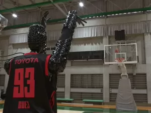 Toyota entra para o livro dos recordes com robô craque no basquete