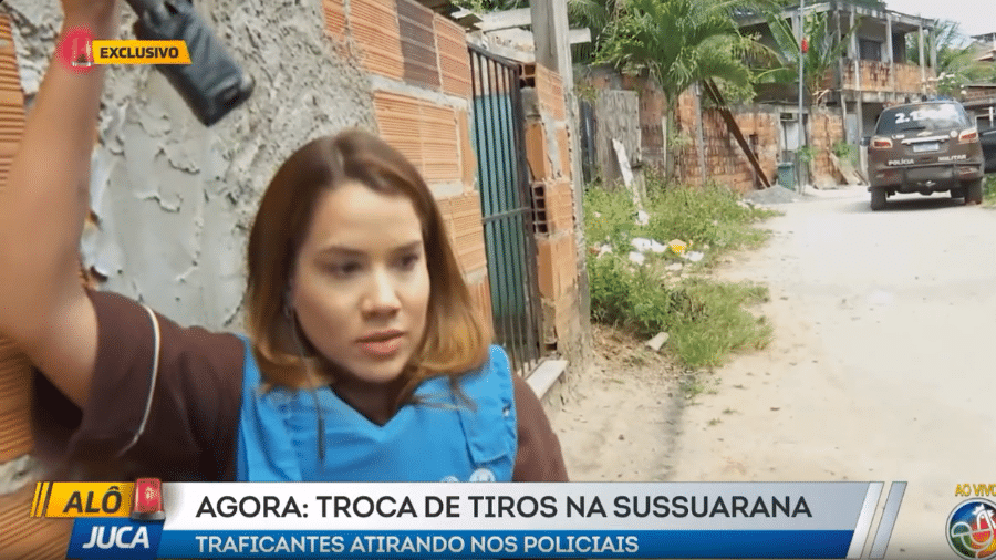 Dani Mazzei, repórter do 'Alô Juca' (TV Aratu/SBT), se abriga durante tiroteio em Salvador Dani Mazzei, repórter do 'Alô Juca' (TV Aratu/SBT), se abriga durante tiroteio em Salvador