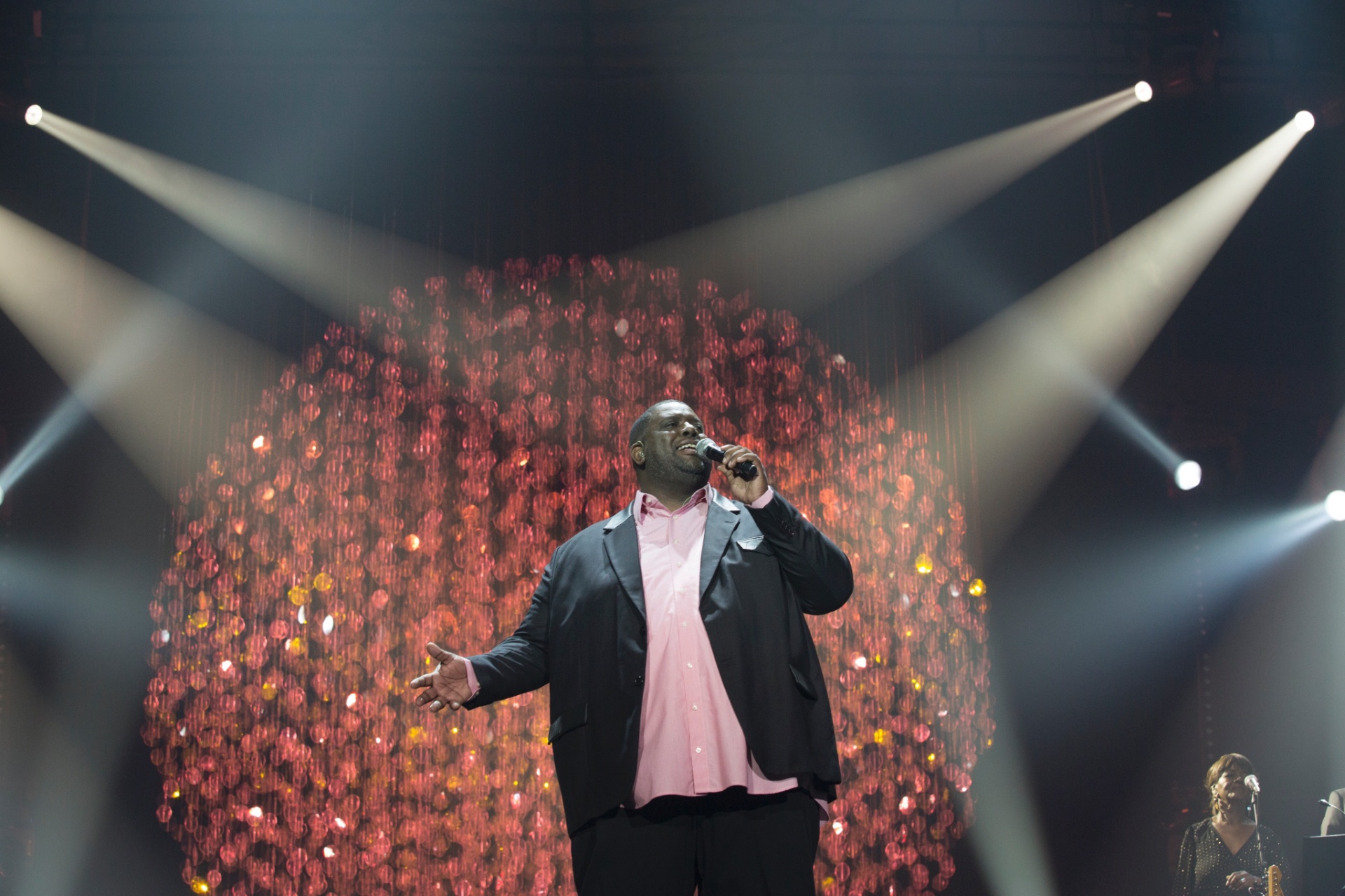 Péricles canta no "Globo de Ouro Palco VIVA Samba" - Marcelo Tabach/Divulgação