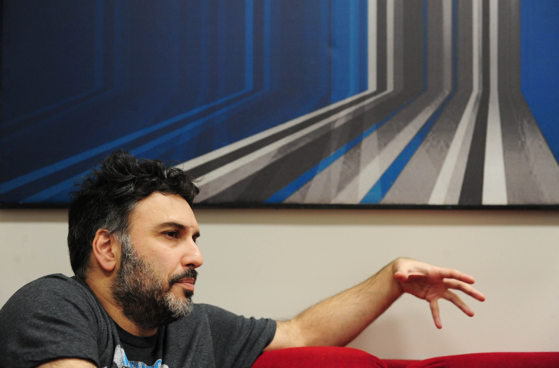 O diretor do "Programa do Porchat", Diego Pignataro, afirma que é muito fácil trabalhar com o apresentador. "Ele é detalhista, como eu - Junior Lago/UOL