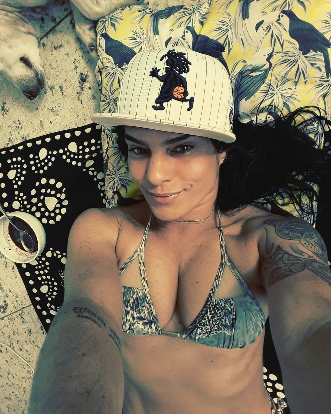 Fabíola é tão parecida com a irmã que duvidamos que você não tenha se confundido nesta foto. Afinal, é a Fabíola ou a Priscila? - Reprodução/Instagram/fafantin