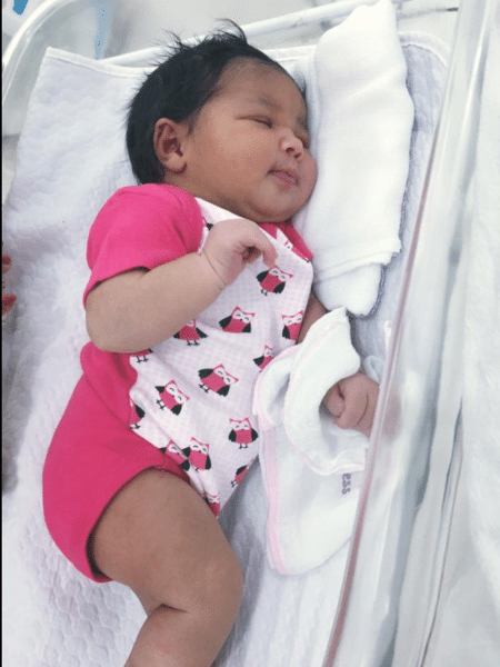 Lívia nasceu em casa, em Campo Grande (MS), em um parto auxiliado pelo pai - Arquivo pessoal 