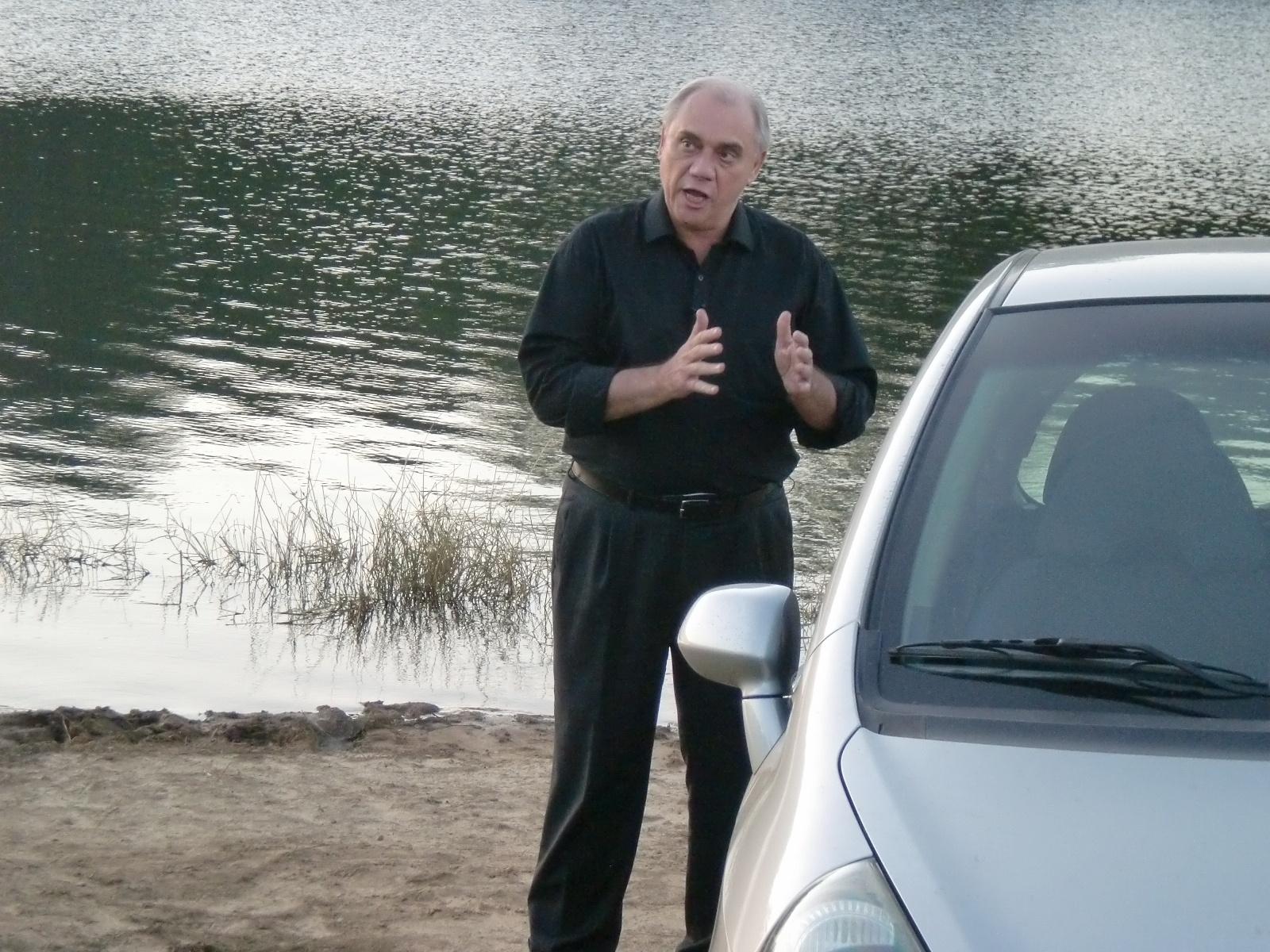 Marcelo Rezende grava reportagem investigativa sobre o assassinato de Mércia Nakashima para o "Domingo Espetacular", em 2010 - Cristiano Rodrigo de Souza Teixeira/Record