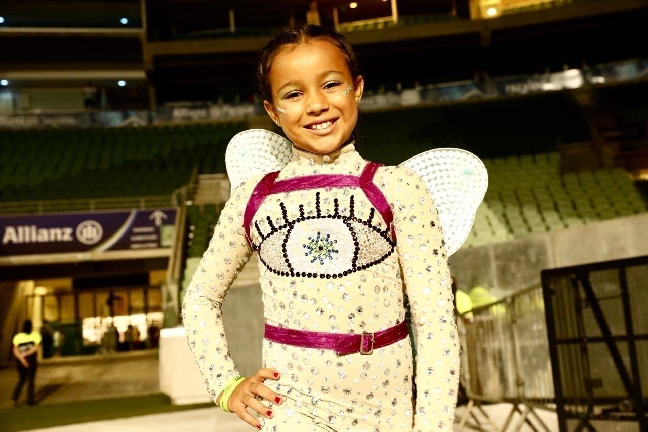 Mariana da Silva Lima, 9, caprichou no figurino para ir ao show da cantora Katy Perry, em São Paulo - Mariana Pekin/UOL