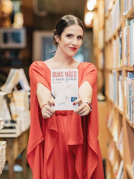 Maíra Donnici, 39, escreveu o livro 'Duas Mães e uma Filha'