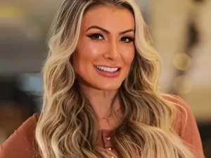 Andressa Urach promete experiência exclusiva em site adulto por R$ 15 mil