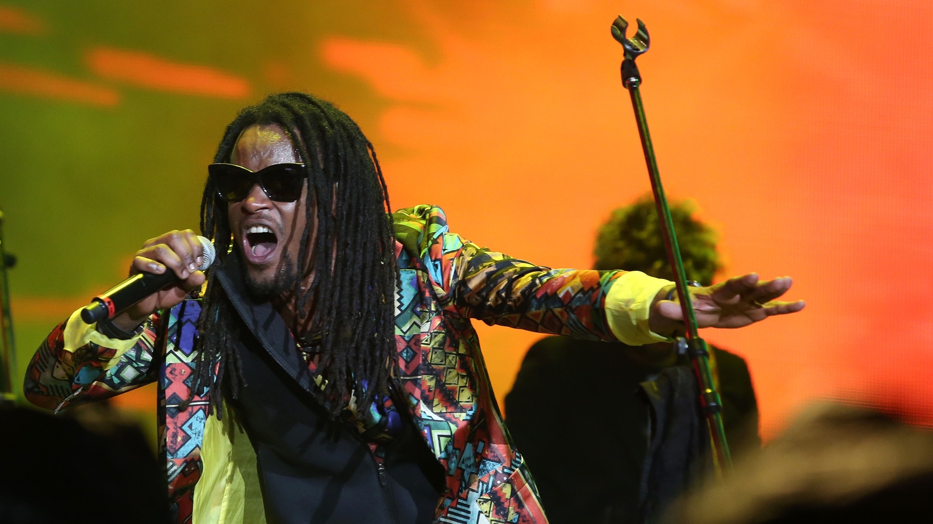 27.set.2015 - A banda carioca Cidade Negra abre o palco Mundo no último dia do Rock in Rio 2015, embalando o público com clássicos. - Marcon Antônio Teixeira/UOL
