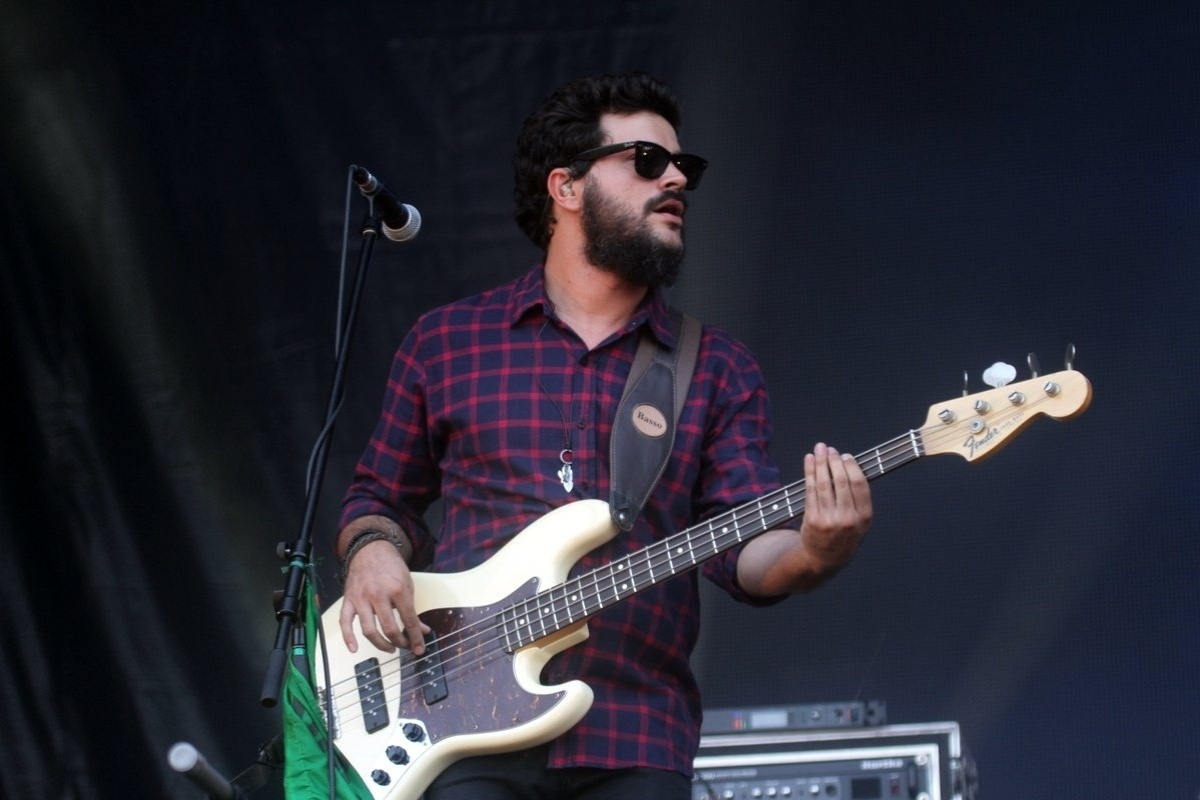 27.set.2015 - A banda Suricato, que convidou Raul Midón, abre o palco Sunset do último dia de shows do festival Rock in Rio 2015. - Foto Rio News