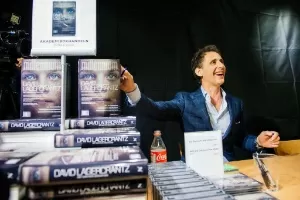 27.ago.2015 - O escritor sueco David Lagercrantz, que lançou "A Garota na Teia de Aranha", continuação da triologia Millennium - Jonathan Nackstrand/AFP