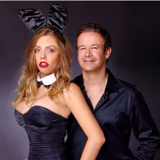 Rafaela Prado com o publisher e vice-presidente da revista "Playboy", André Sanseverino - Arquivo pessoal