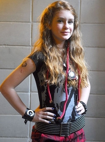 Em 2009, Marina Ruy Barbosa participou do seriado "Tudo Novo de Novo" no papel da grunge Bia - Reprodução/Gshow