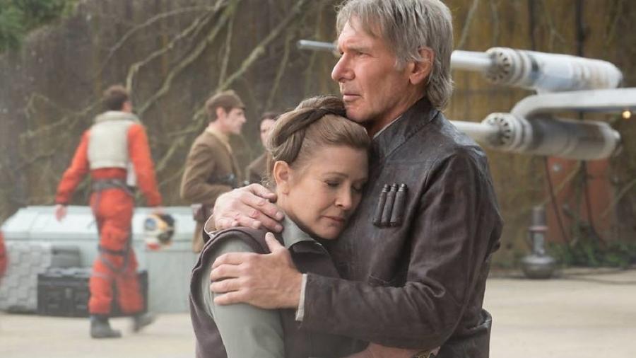 Carrie Fisher e Harrison Ford em cena de "Star Wars: O Despertar da Força" (2015) - Divulgação