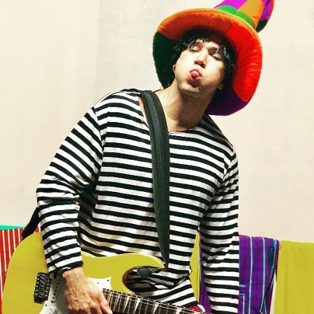 Reginaldo Sama interpretou Bento Hinoto em "O Musical Mamonas" - Reprodução/Instagram/reginaldosamaoficial - Reprodução/Instagram/reginaldosamaoficial