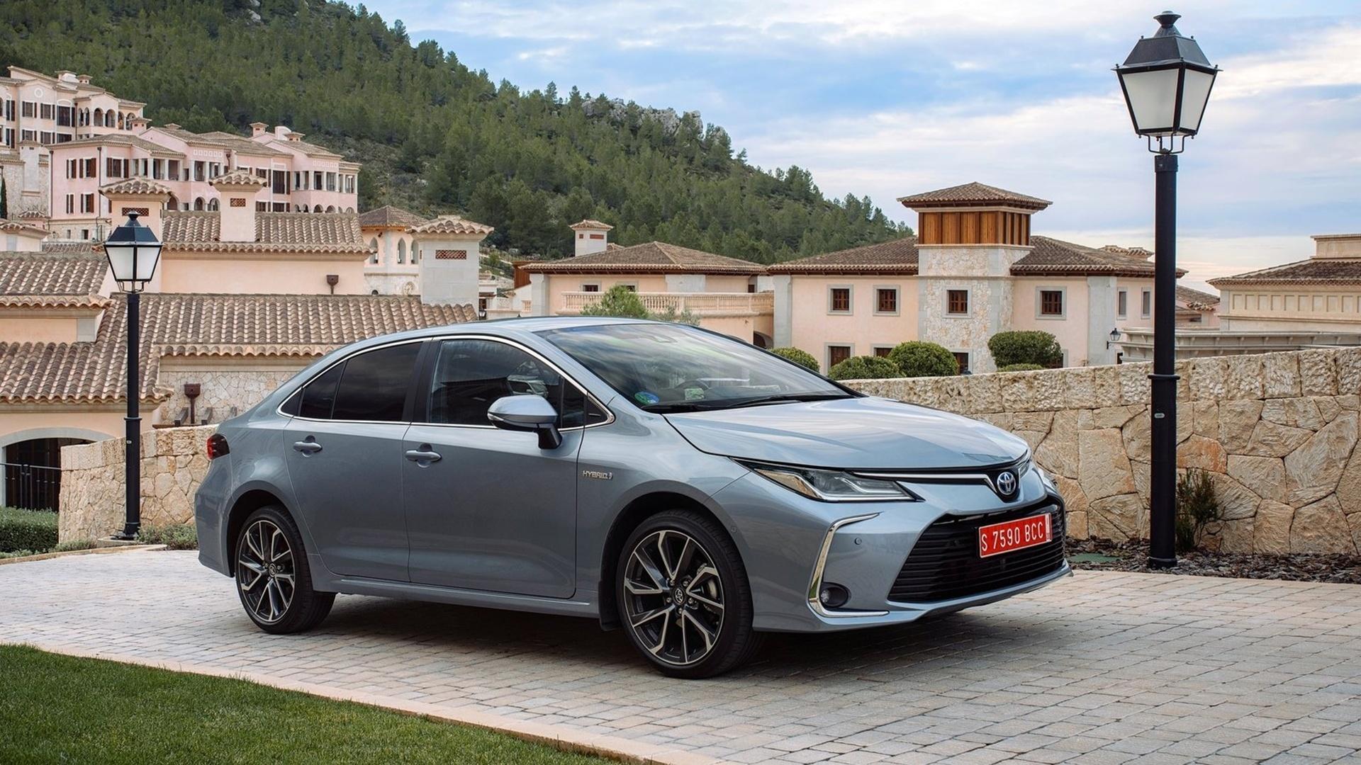 Королла 5. Toyota Corolla Europe 2019. Королла 2019 седан. Toyota Corolla 1.5. Клиренс Тойота Королла 2020.