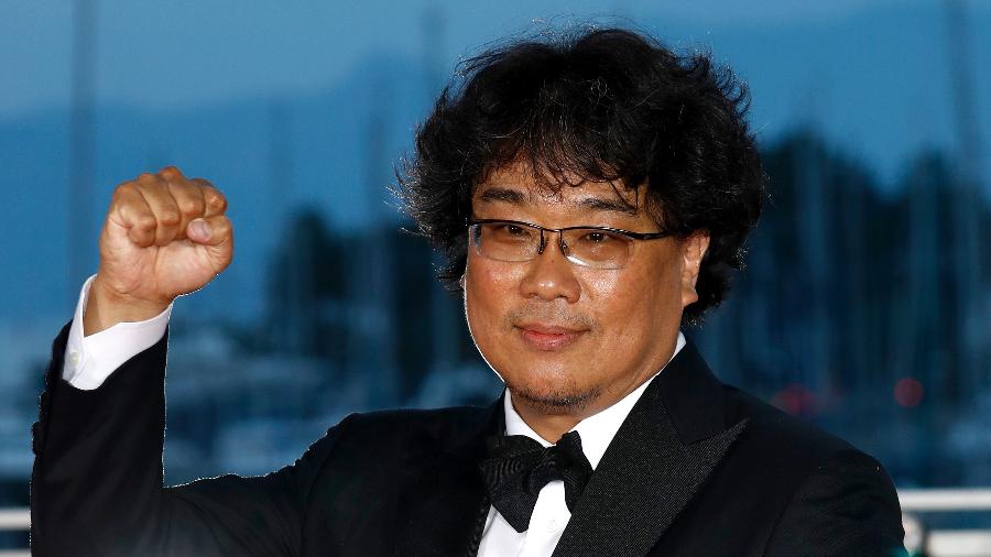 Bong Joon-Ho posa com a Palma de Ouro em Cannes - John Phillips/Getty Image