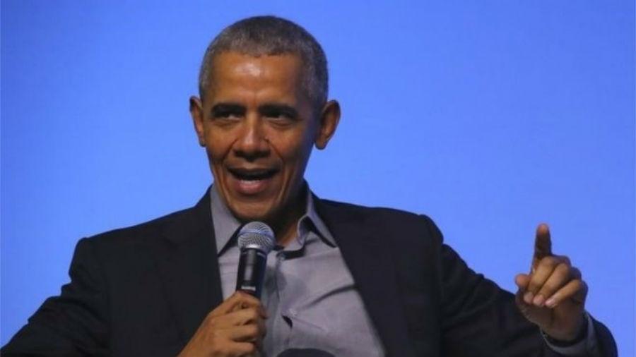 "Agora, mulheres, eu só quero que vocês saibam; vocês não são perfeitas, mas posso dizer que são indiscutivelmente melhores do que nós (homens)", disse Obama - EPA