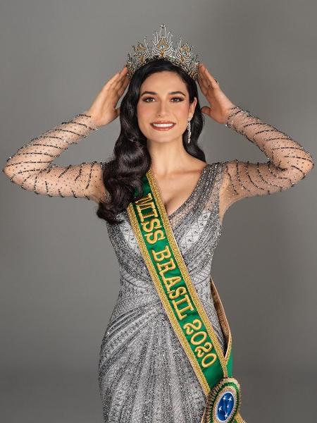 Julia Gama publicou nas redes sociais a foto com a coroa de Miss Brasil - Reprodução/Instagram @juliawgama