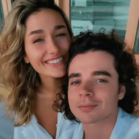 Sasha e João Figueiredo: meio paraíso, meio celular - Reprodução/Instagram