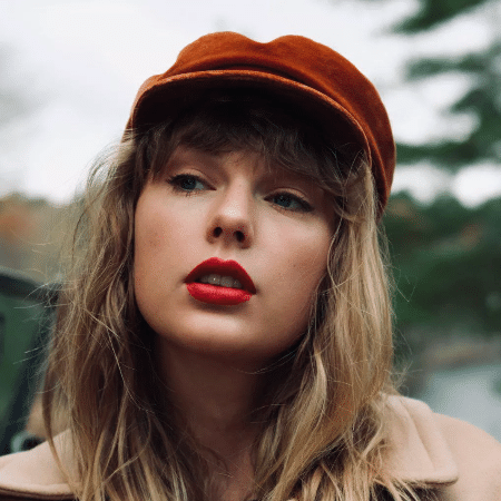 Taylor Swift fez uma regravação do seu álbum "Red", lançado originalmente em 2012 - Divulgação